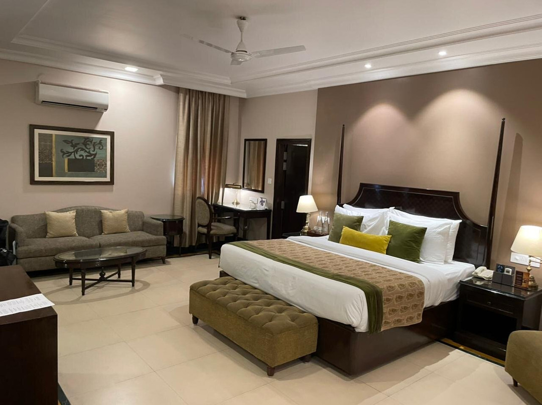 甘加拉哈里酒店主图