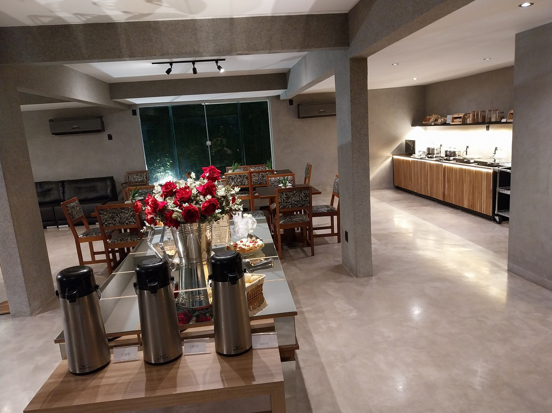 Serrano's Park Hotel主图