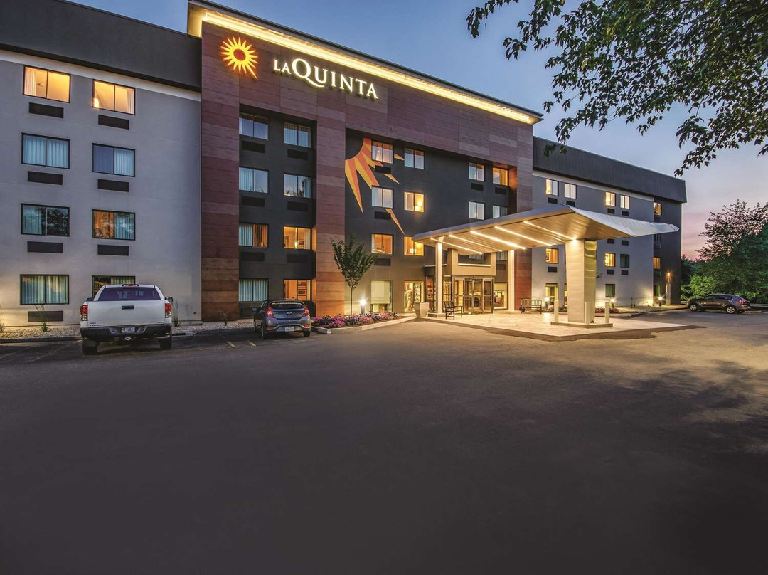 Granby酒店住宿-La Quinta Inn & Suites by Wyndham Hartford - Bradley Airport
