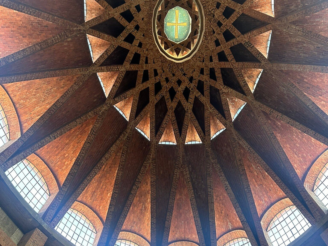 Iglesia de la Virgen Grande-Torrelavega必去景点