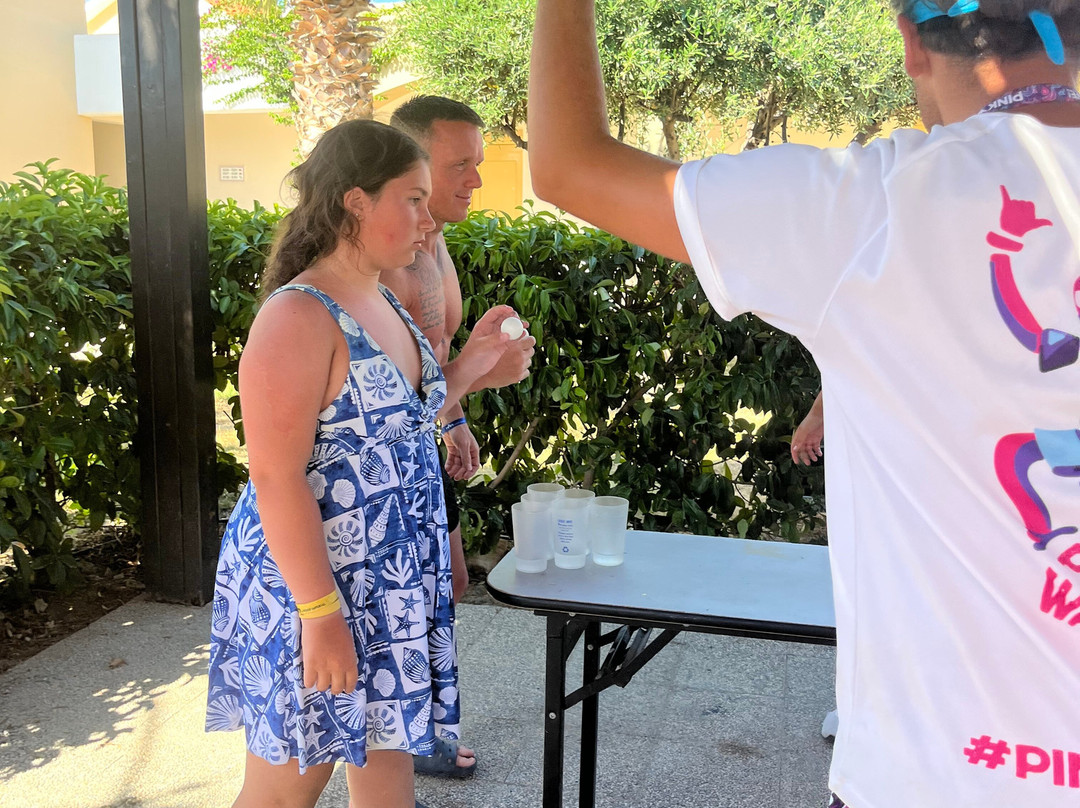 林多斯帝国饭店主图