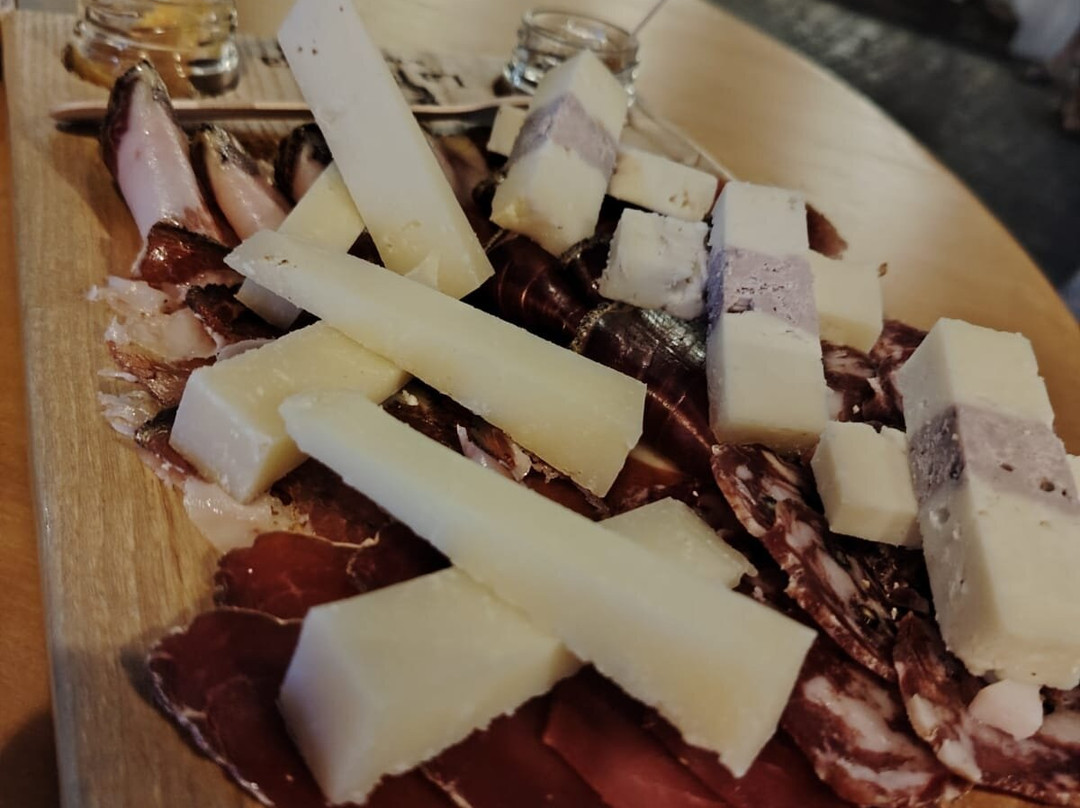 Enoteca La Bottega-圣特雷莎加卢拉必去景点