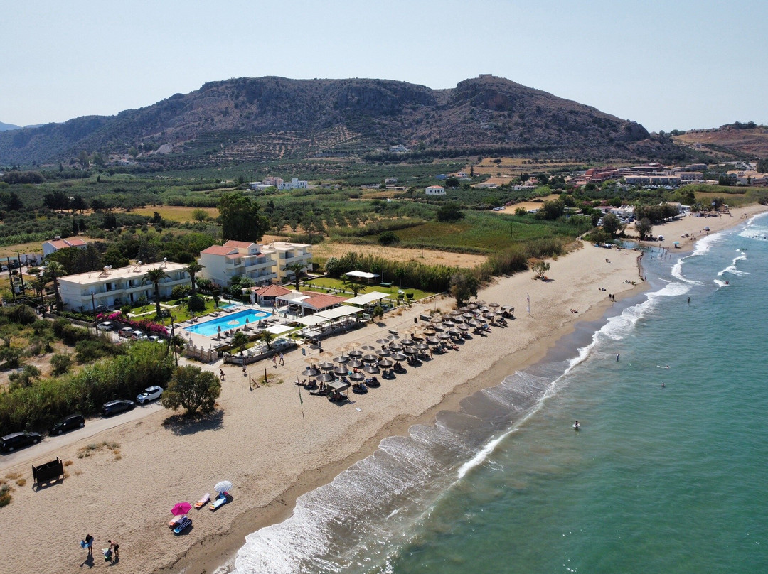 GK Beach Hotel主图