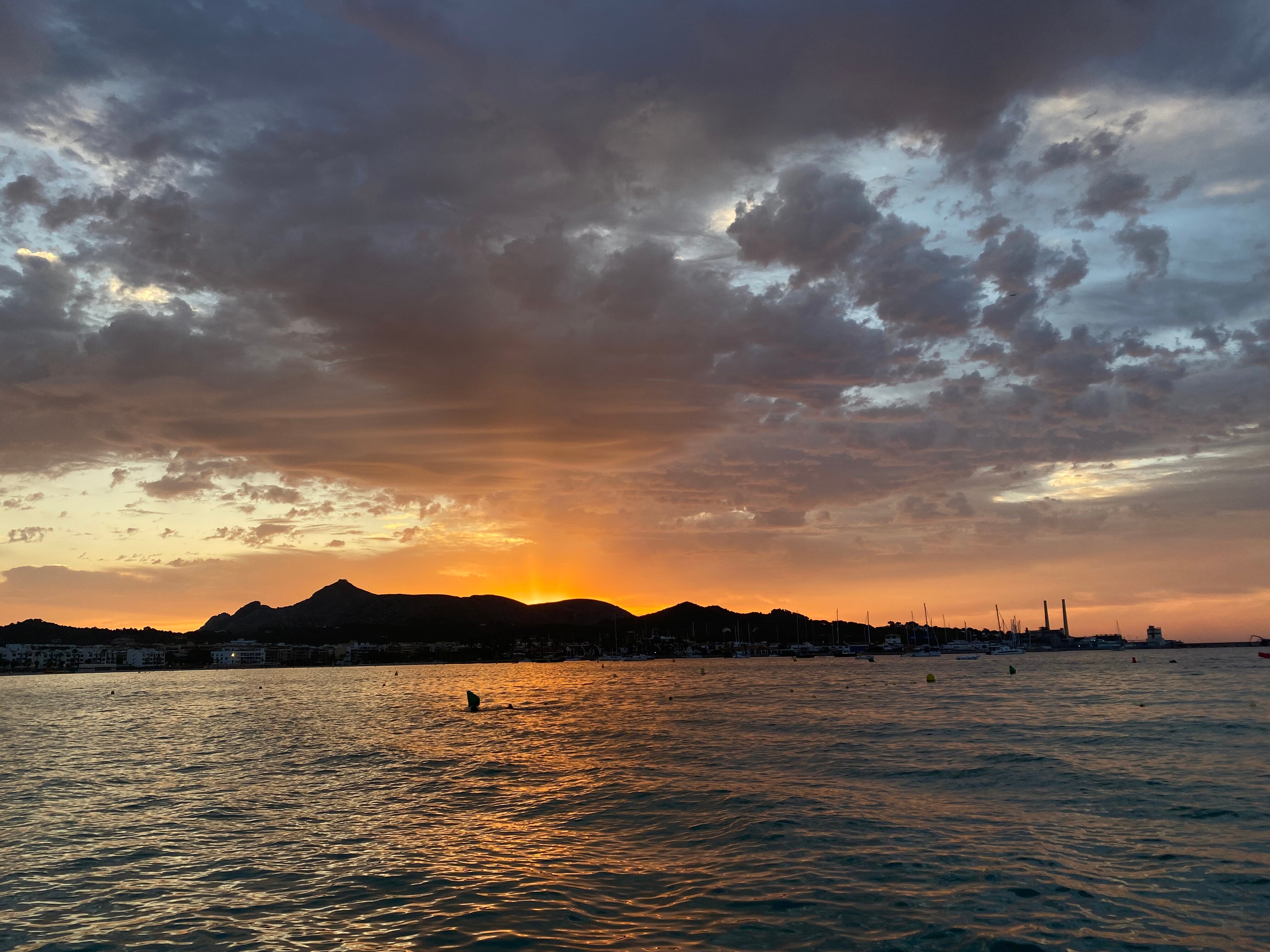 Bahía De Alcudia Hotel & Spa-泳池