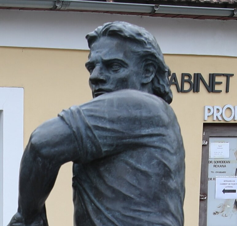 Georg Pfaffenbruder Statue-Bistrita必去景点