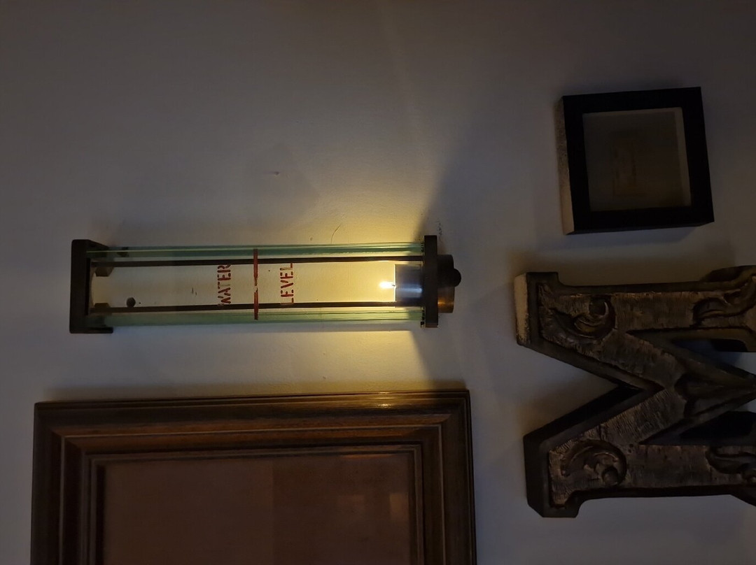 Bryn y Grog Hall Antiques & Collectables