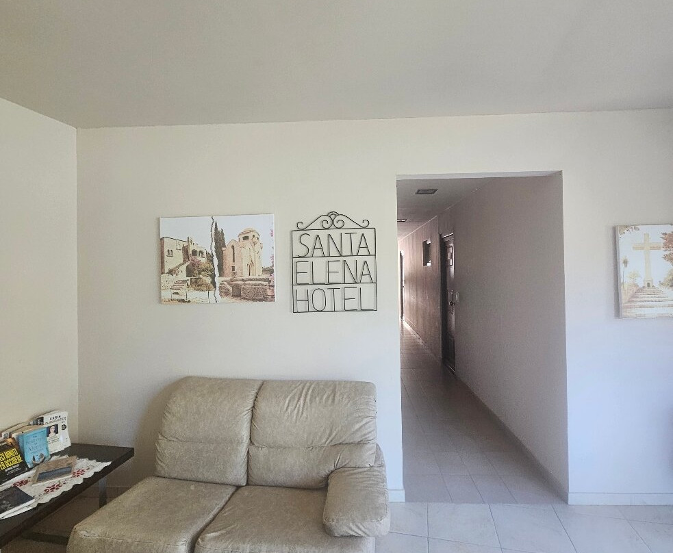 Santa Helena Hotel主图