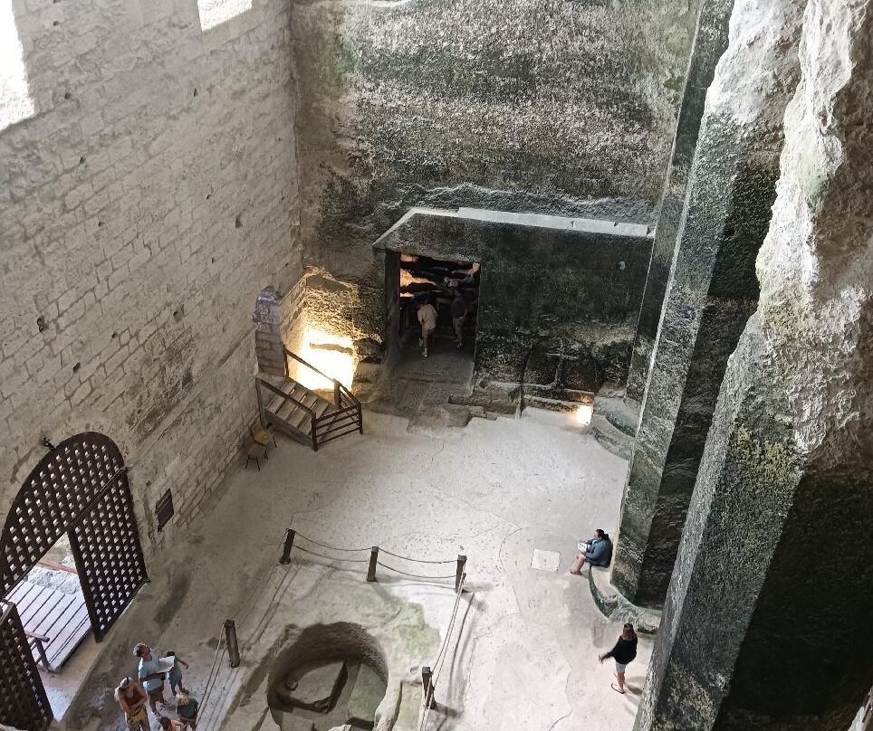 Monolithic Church of Saint-Jean of Aubeterre-Aubeterre-sur-Dronne必去景点