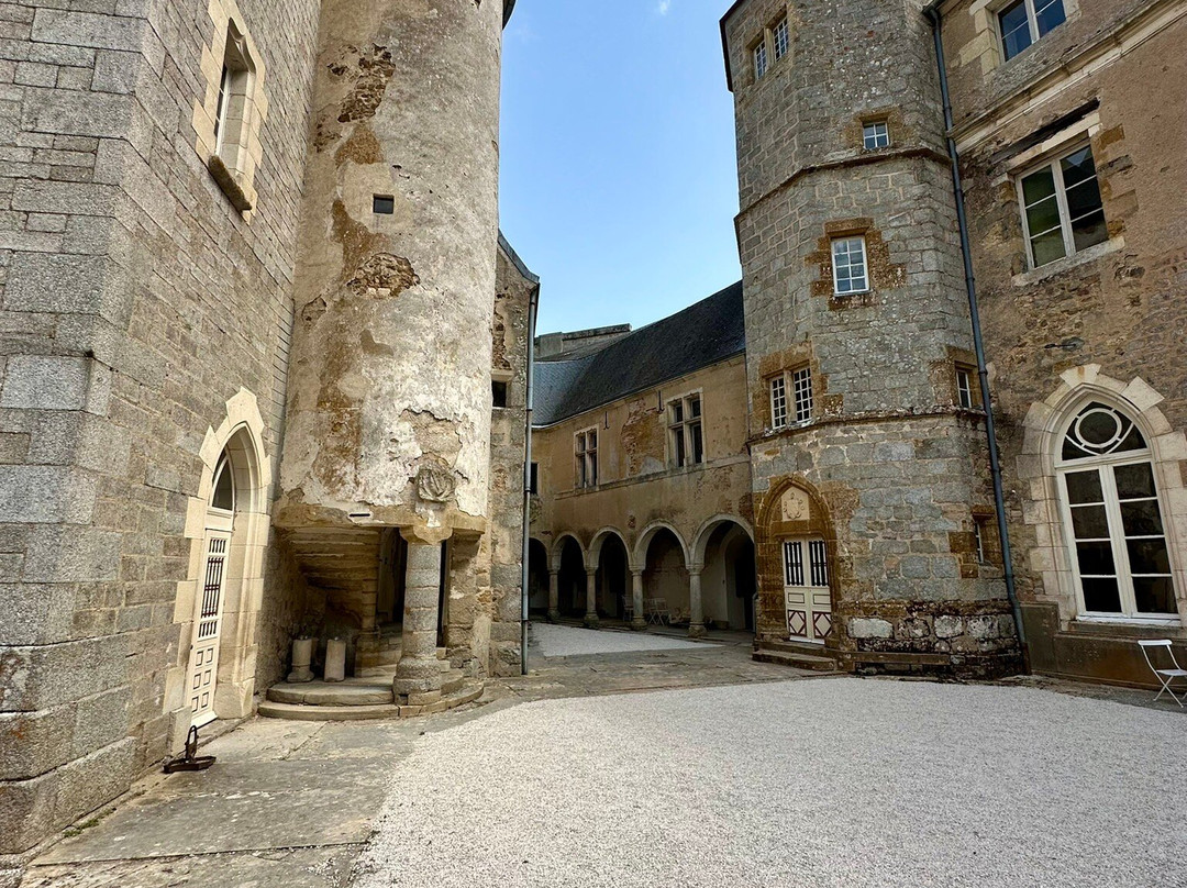 Chateau de Chastellux-Chastellux sur Cure必去景点