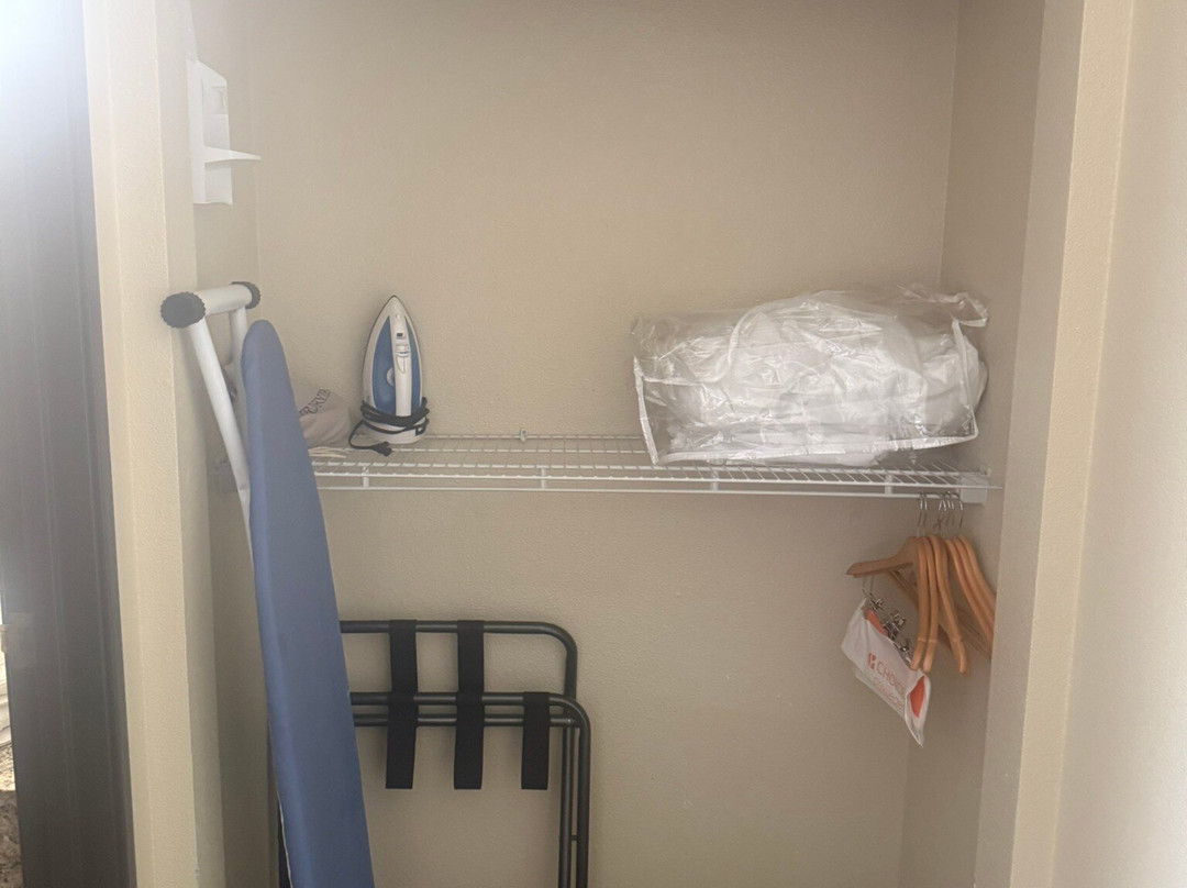 诺瑟罗克套房酒店主图