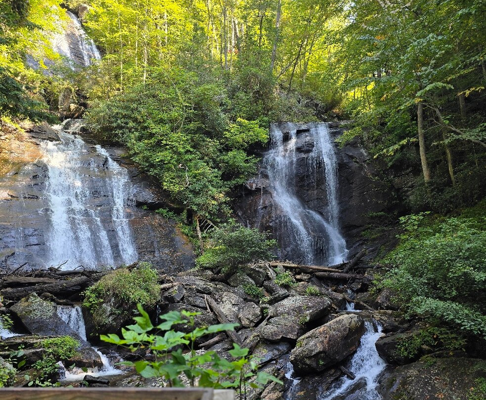 Anna Ruby Falls-海伦必去景点