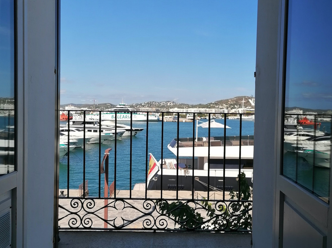 Ryans La Marina主图