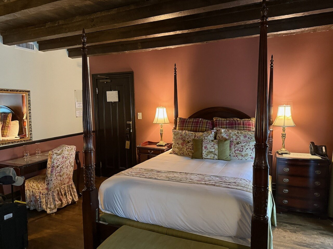 勒克罗斯圣路易酒店主图