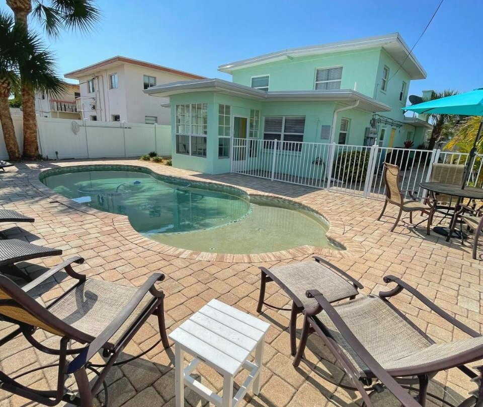 Cozy Canaveral Cottages
