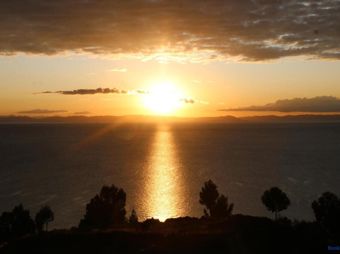 Sunrise Taquile Lodge
