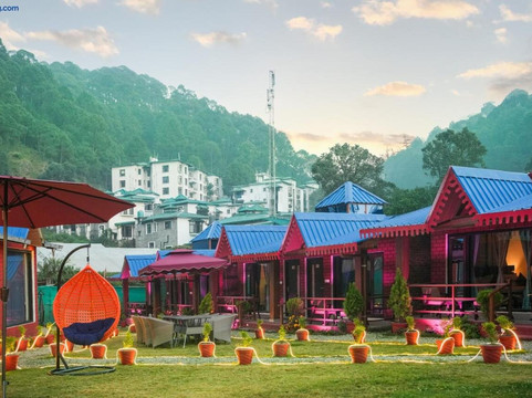 Sol Glow Resort Near Kainchi Dham