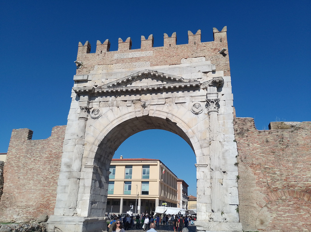 奥古斯都拱门-里米尼必去景点
