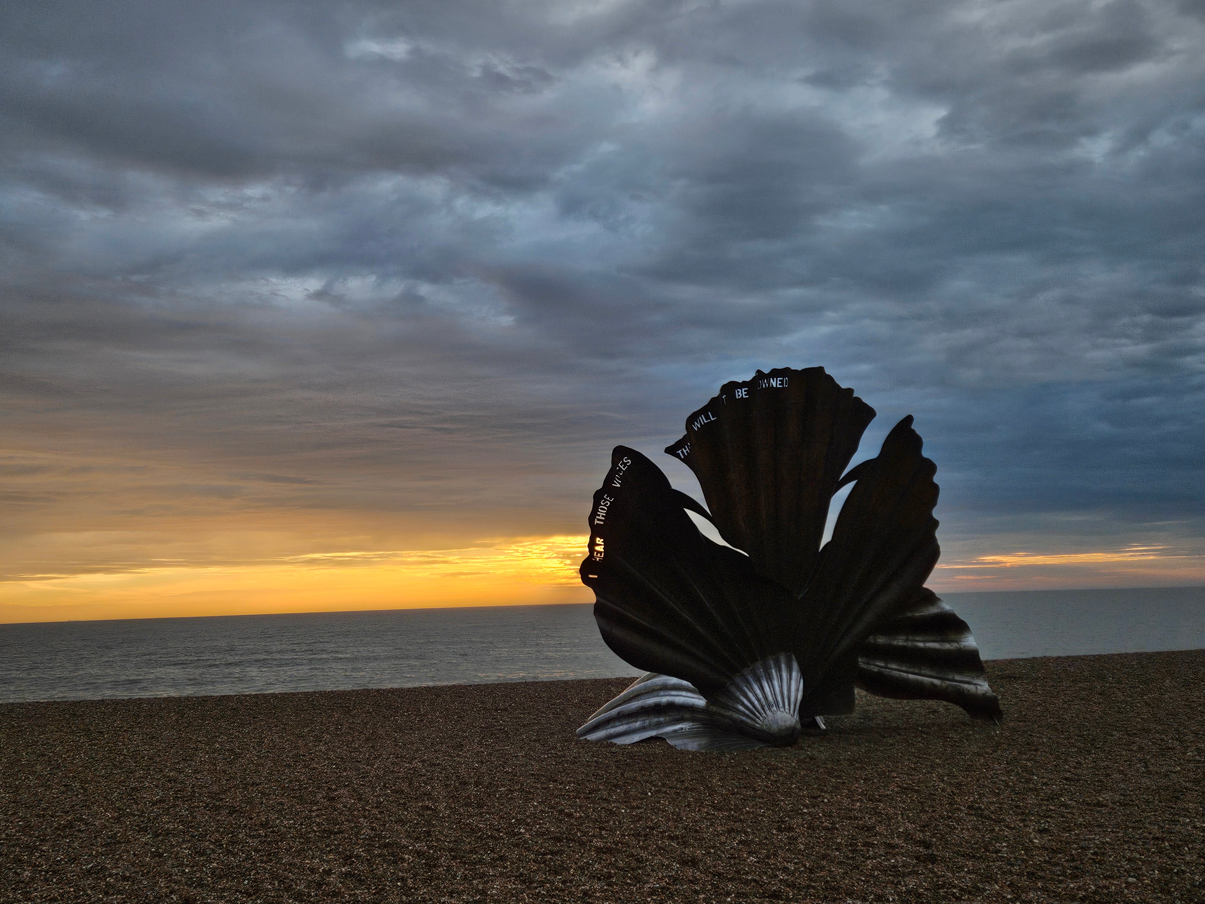 The Dolphin Inn-官方