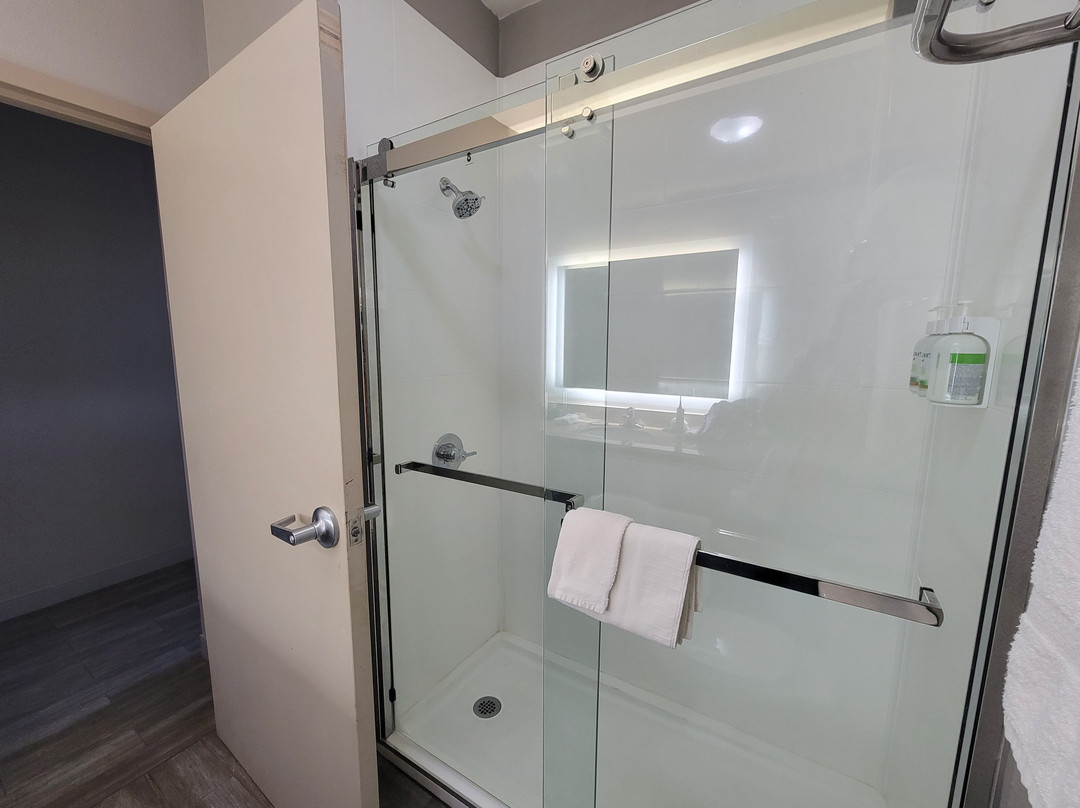 La Quinta Inn & Suites by Wyndham Glen Rose主图