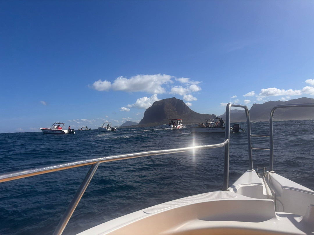 Karlos Excursions-莫纳山必去景点