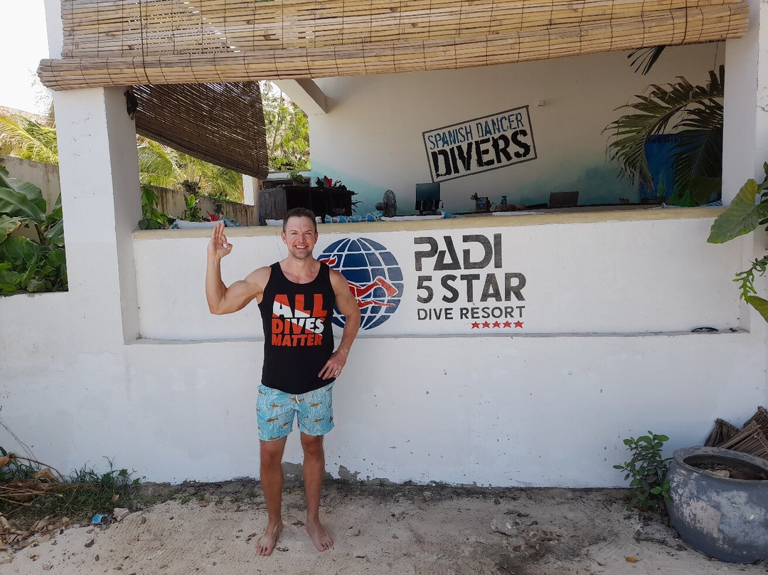 Spanish Dancer Divers-孥归必去景点