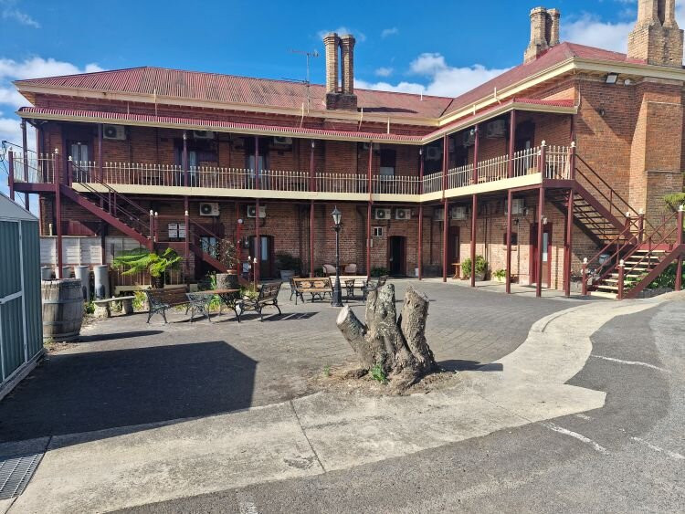 中央温泉酒店主图