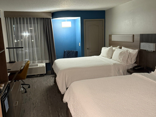 伯灵顿智选假日酒店主图