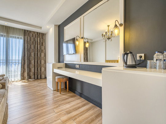 Sey Beach Hotel & Spa主图