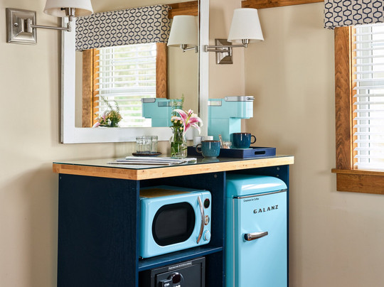 Abbey's Lantern Hill Inn主图