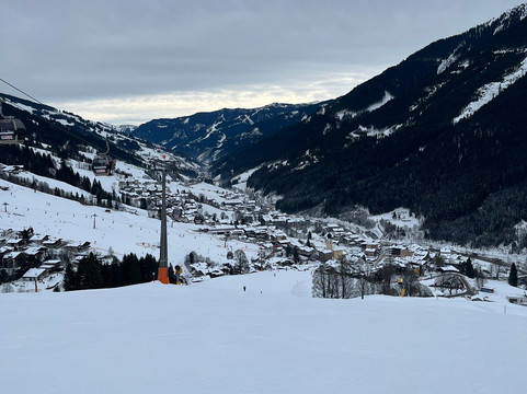 Snowacademy Saalbach - Skischool-萨尔溪必去景点