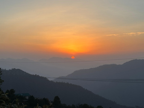 Maati Resort By The Lake Hill