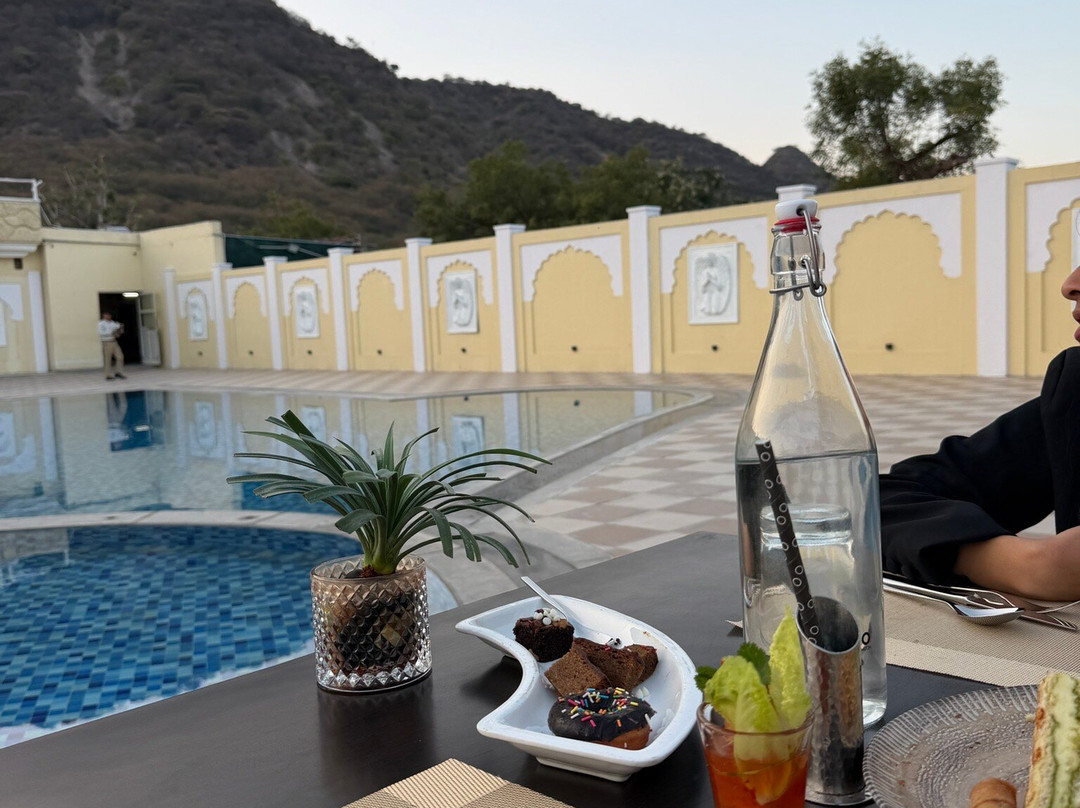 黑瓦天堂度假村主图