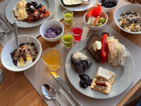 尼纳斯哈伍斯百德酒店主图