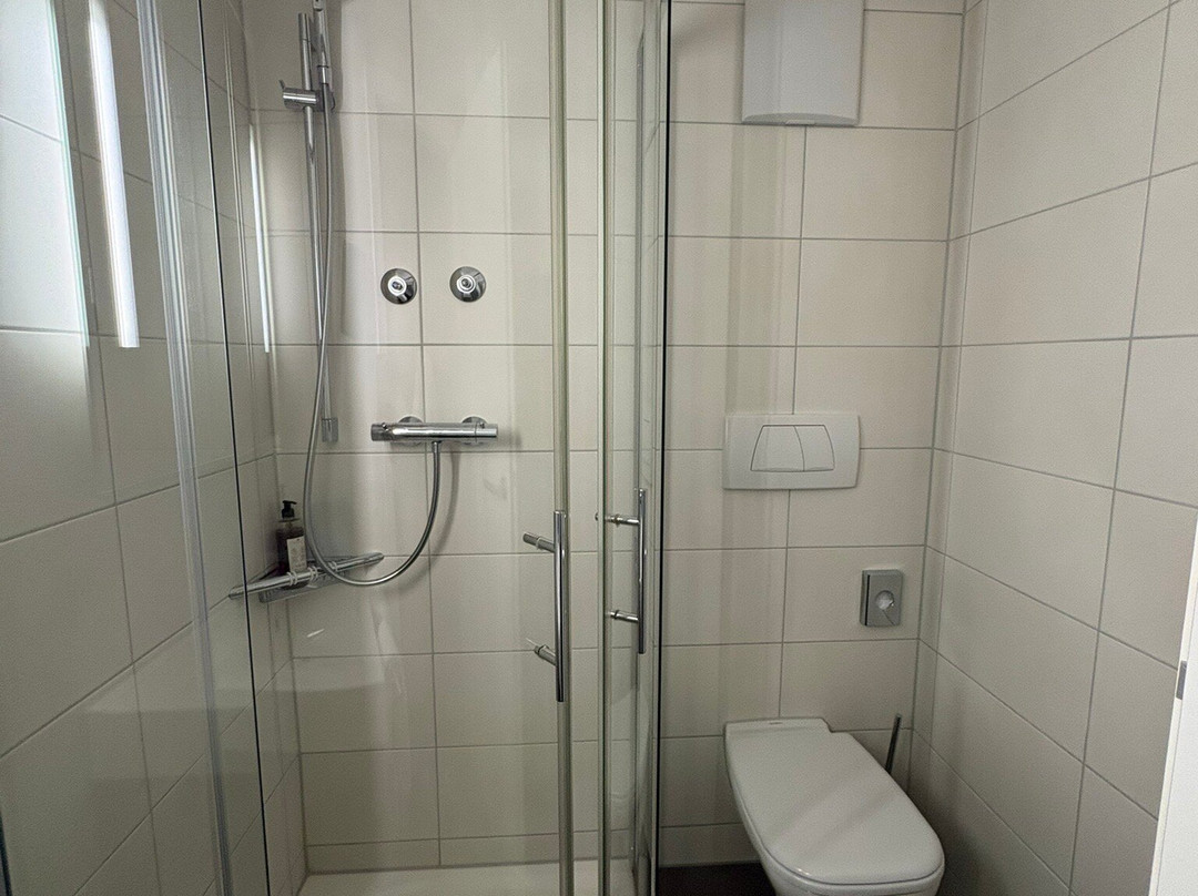 施万恩酒店主图