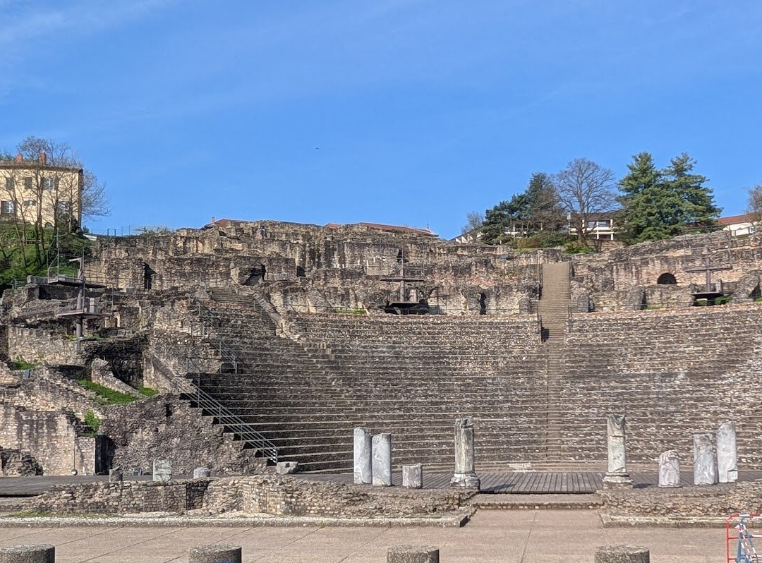 富维耶古罗马剧场-里昂必去景点