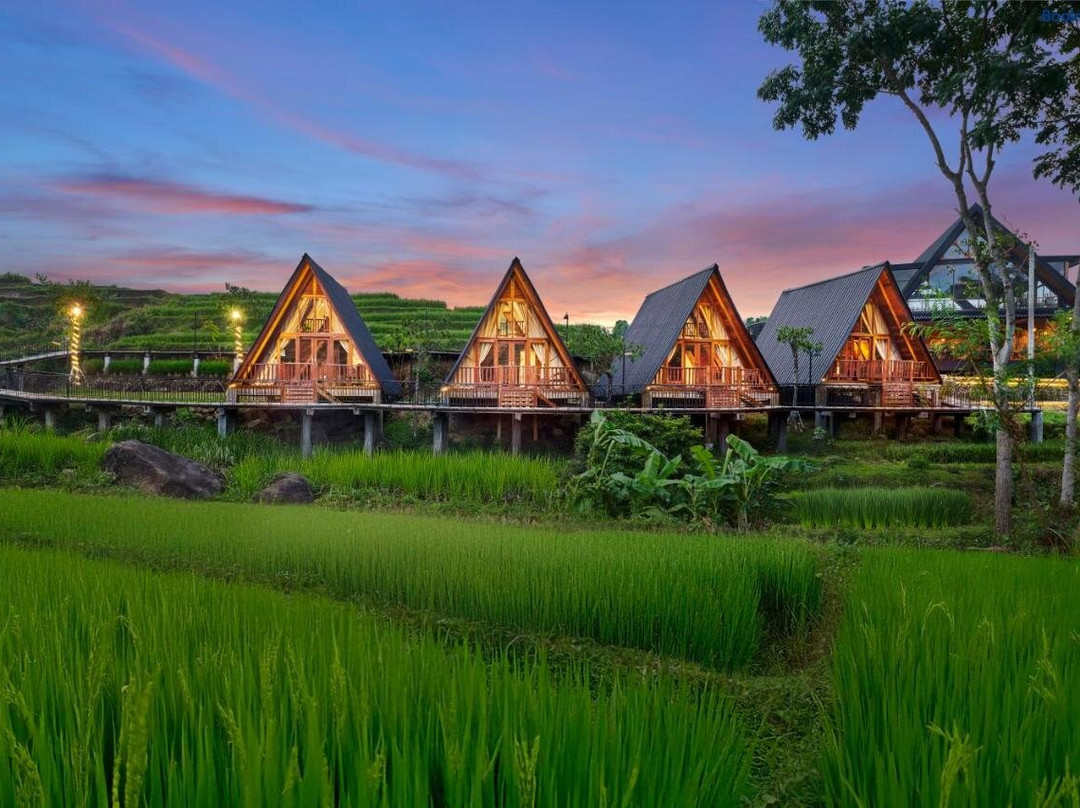 Asmaraloka Villa & Resto