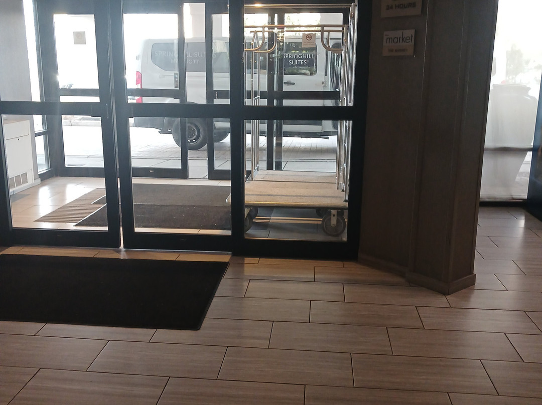 纽瓦克国际机场SpringHill Suites酒店主图