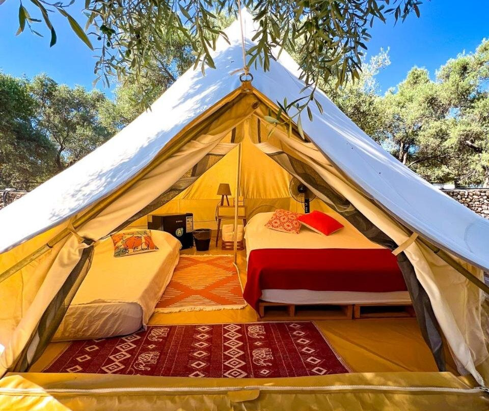 Ruina Glamping