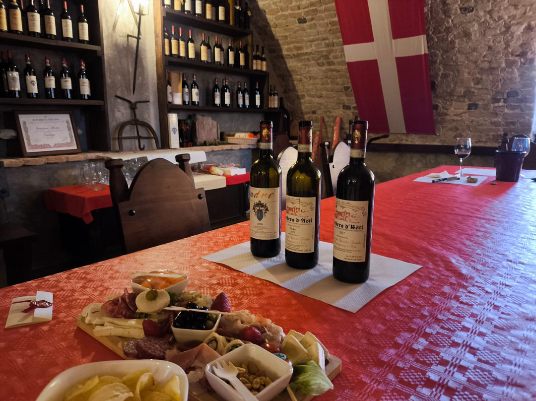 Castello di Montegrosso d'Asti-Montegrosso d'Asti必去景点