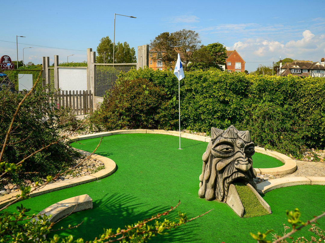 Greensward Adventure Golf-滨海克拉克顿必去景点