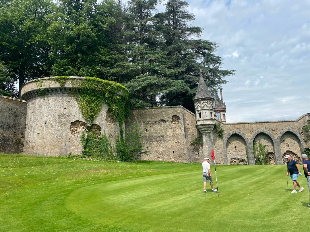 Golf Club du Chateau de Bournel-Cubry必去景点