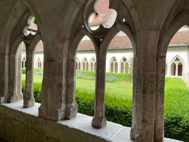 Cloître de St-Ursanne-Saint-Ursanne必去景点