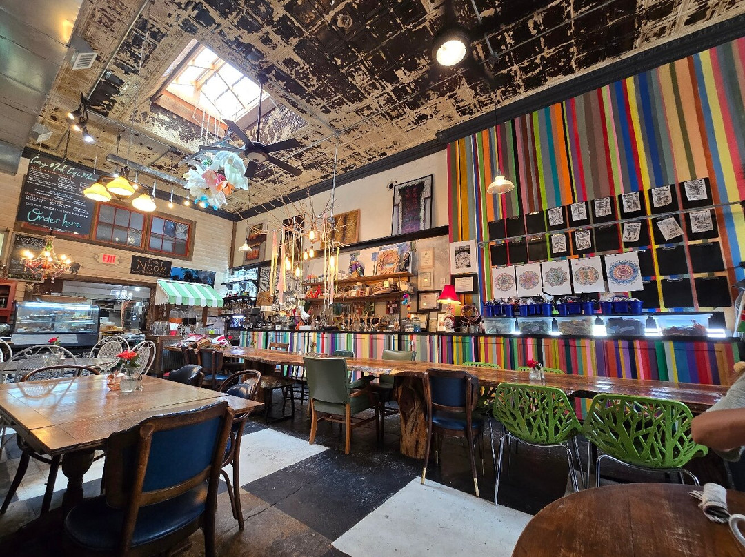 Cozy nook studio & gallery cafe