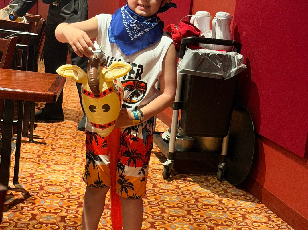 Sneaky Pete's Wild West Dinner Show-威斯康星峡谷必去景点