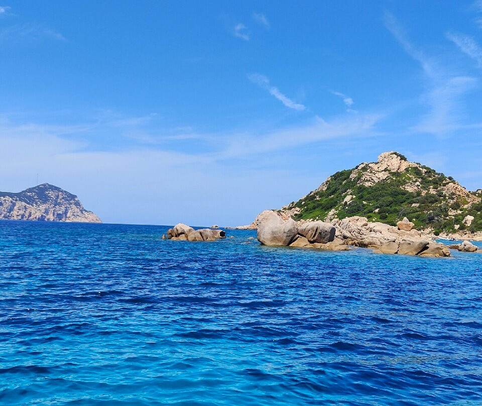Mare Azzurro-Loiri Porto San Paolo必去景点
