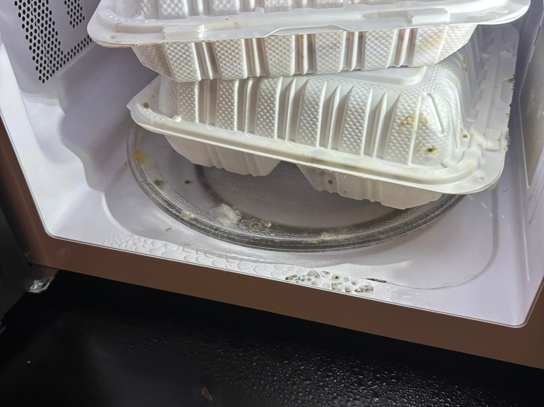 河边旅馆主图
