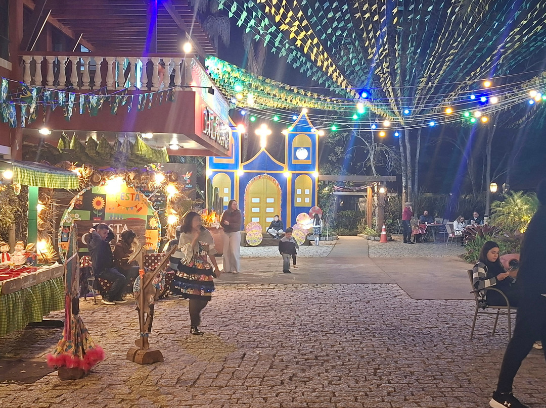 瑟拉威尔迪酒店主图