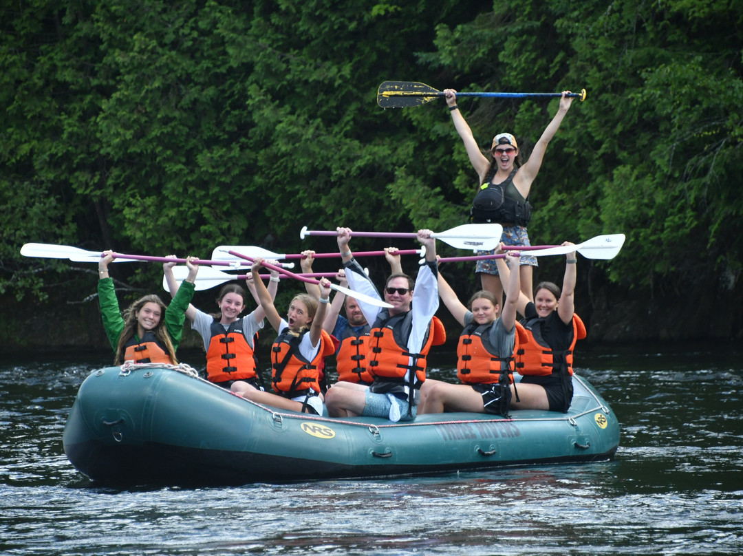 Three Rivers Whitewater Rafting-The Forks必去景点