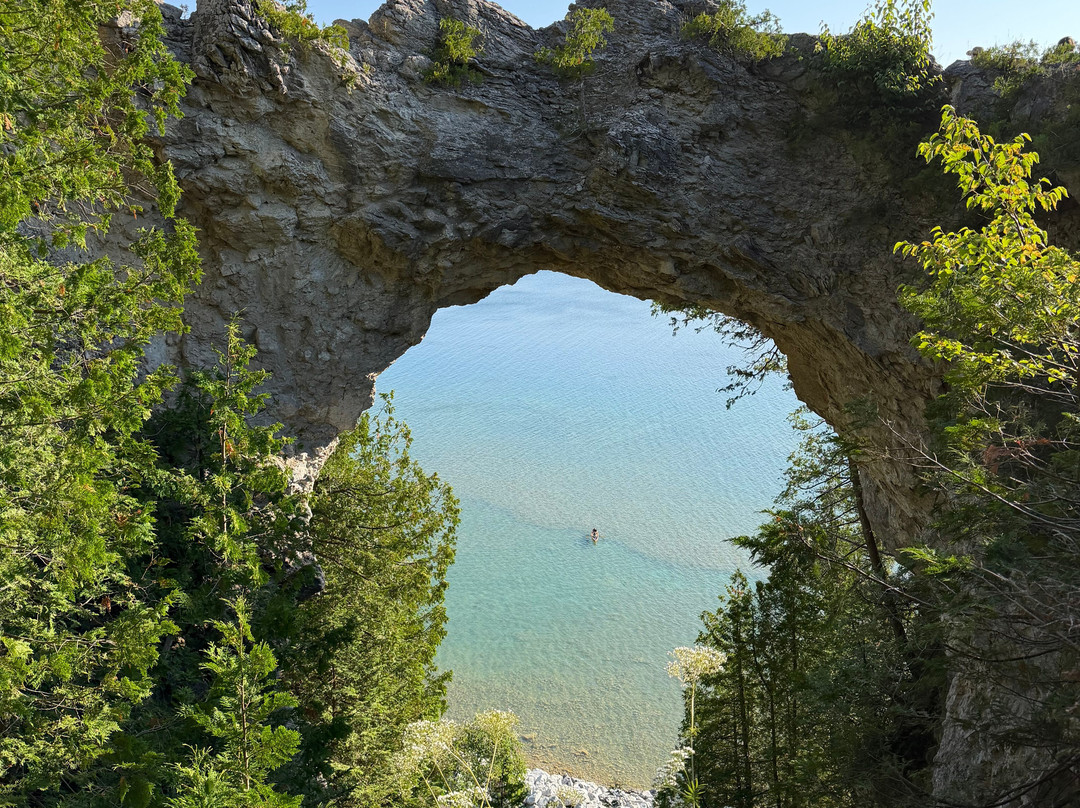 Arch Rock-麦其诺岛必去景点