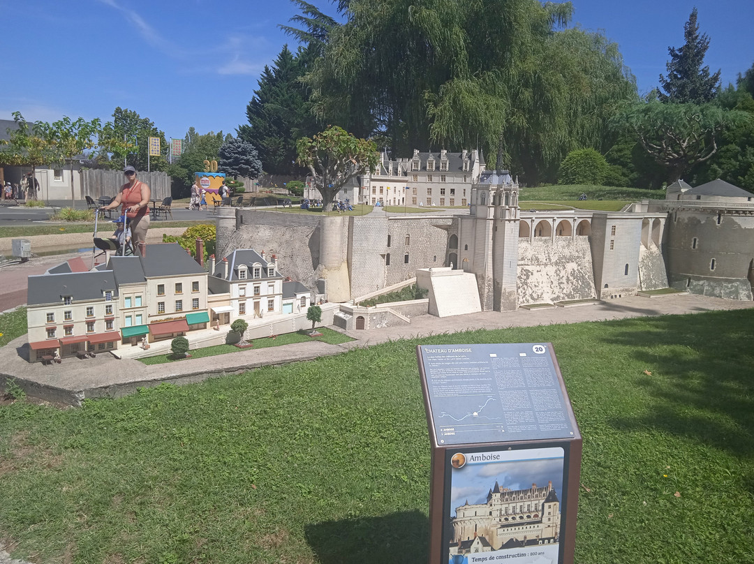 Parc Mini-Châteaux-昂布瓦斯必去景点